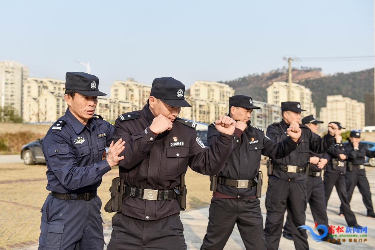 警戒姿勢訓(xùn)練.jpg